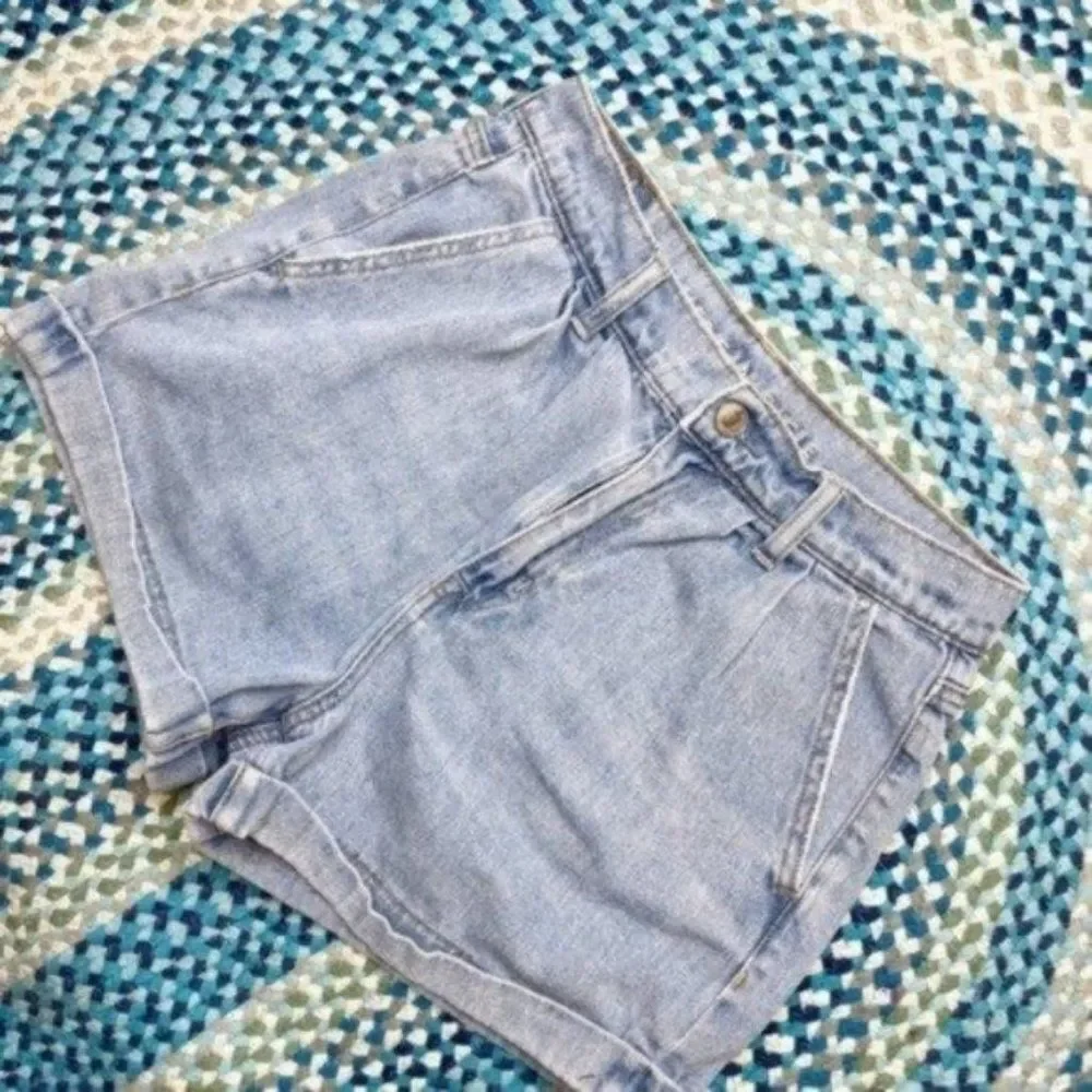 American Eagle‎ Baggy Denim Jean Shorts Size 2 High Waist Light Wash Cut Offs